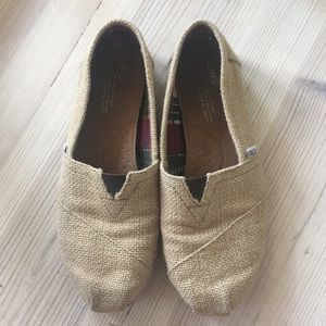 Burlap toms